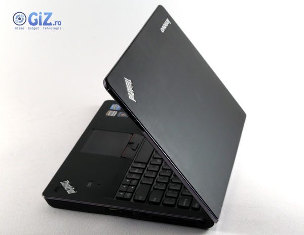 Lenovo e220s - un portabil stilat si excelent construit