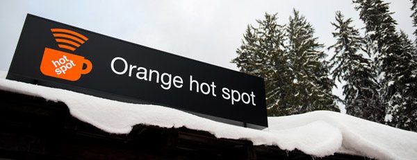 La hotspotul Orange 4G de langa telescaun puteti testa viteza tehnologiei 4G