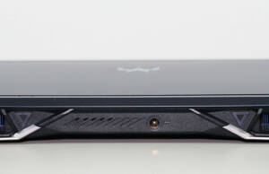 acer-predator-helios-300-sides-back